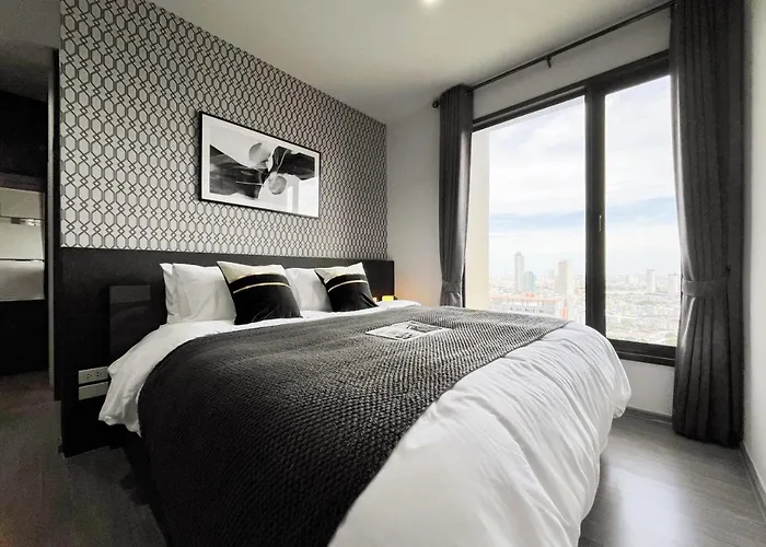 100 To Bts L High-rise Unitl Iconsiam Apartment Bangkok