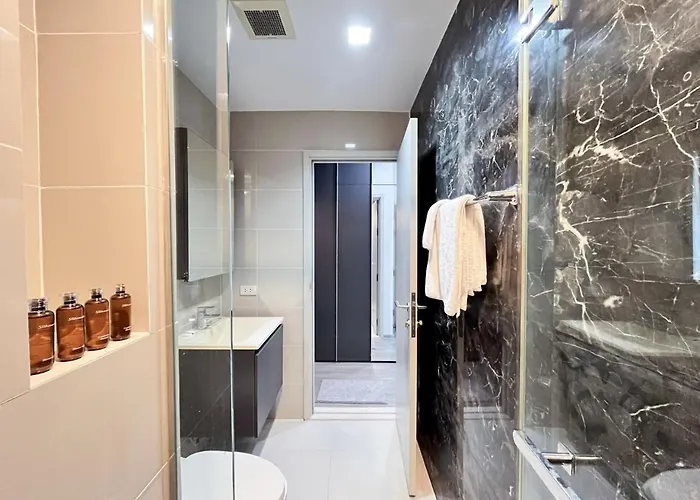 Apartment 100 To Bts L High-rise Unitl Iconsiam *