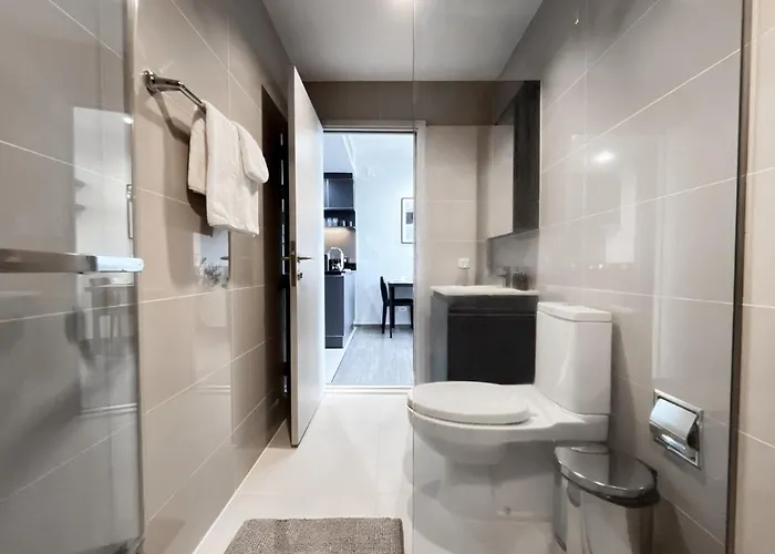 Apartment 100 To Bts L High-rise Unitl Iconsiam *
