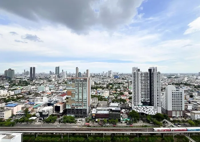 Apartment 100 To Bts L High-rise Unitl Iconsiam