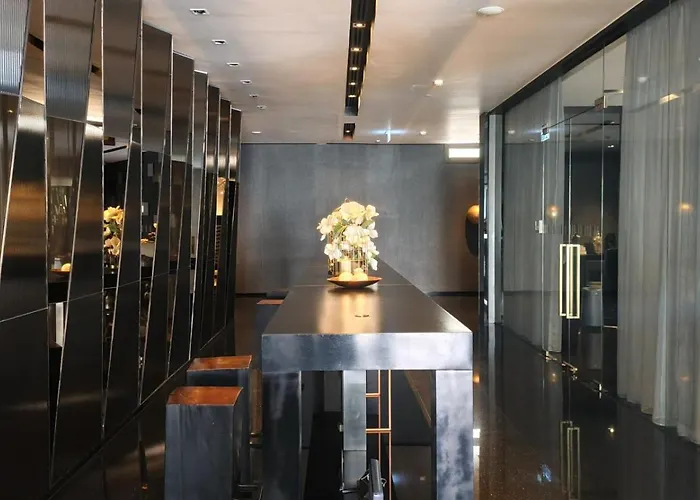 Apartment 100 To Bts L High-rise Unitl Iconsiam