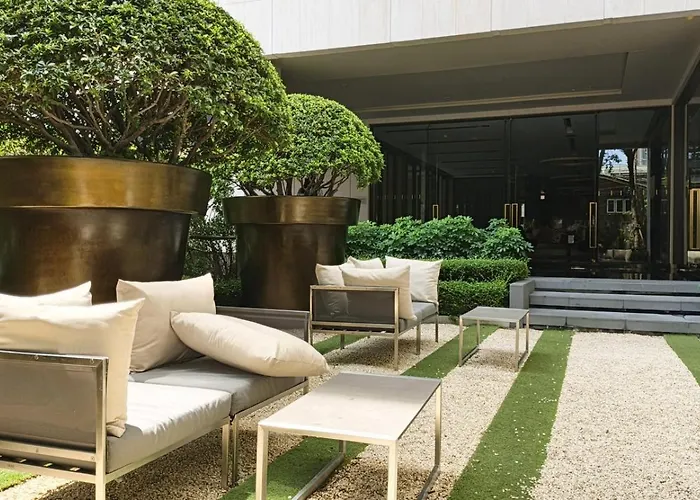 100 To Bts L High-rise Unitl Iconsiam Apartment *